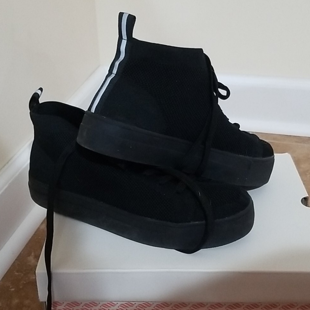 Hi top sneakers - Picture 2 of 5